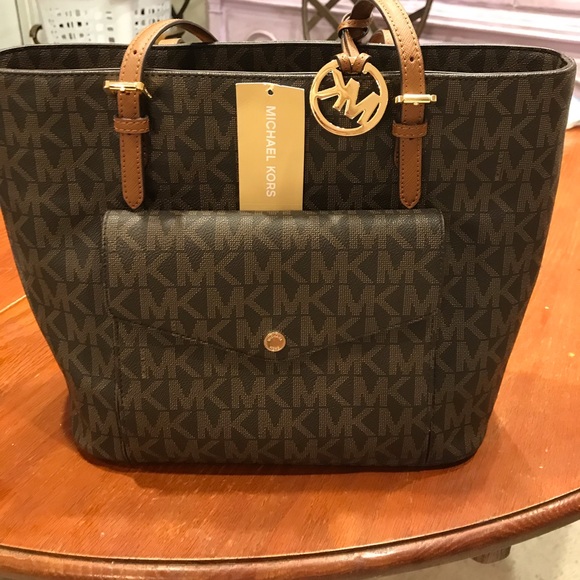 Michael Kors Handbags - Michael Kors tote almost new